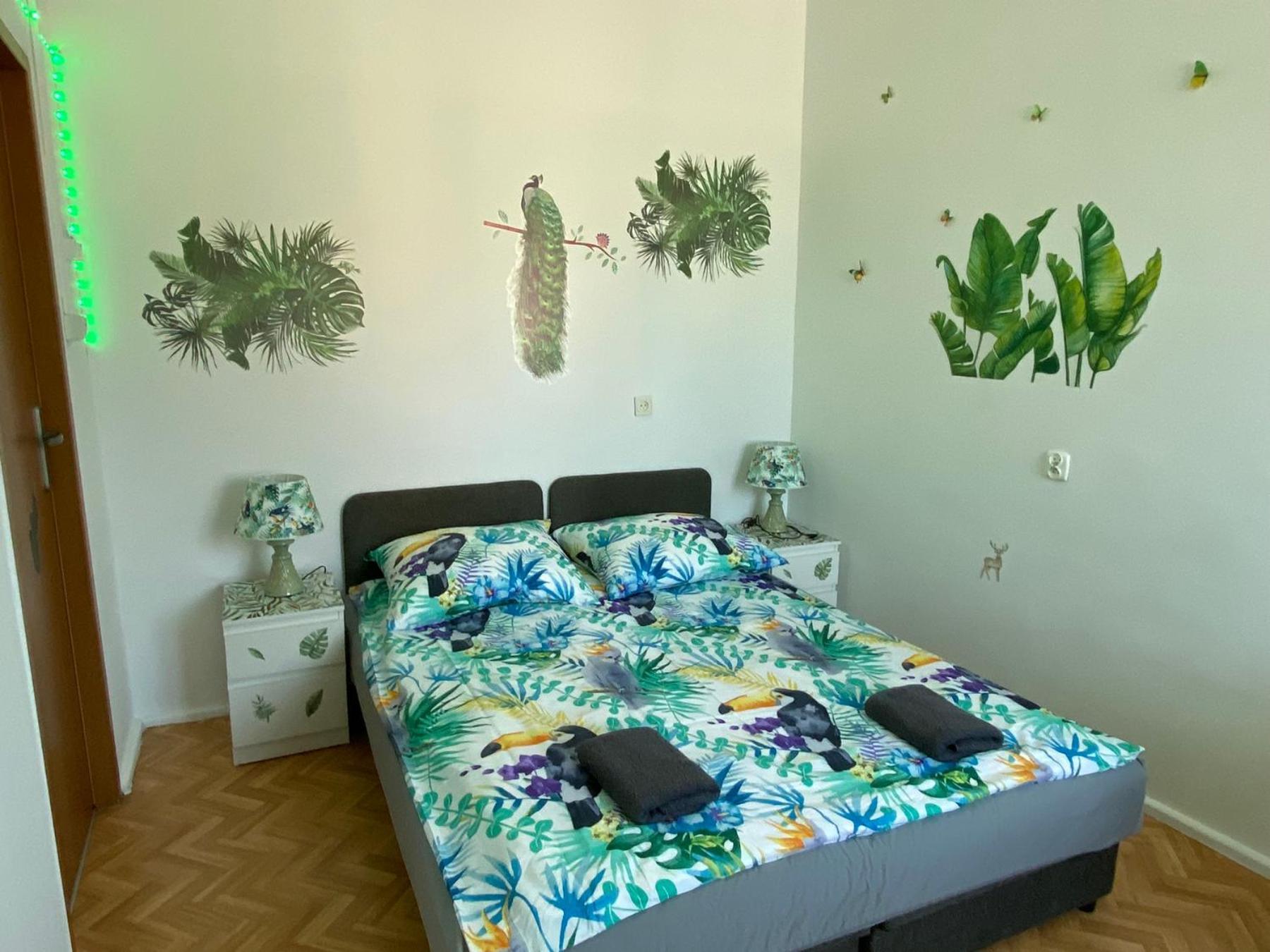 Jungle Rooms 格但斯克 客房 照片
