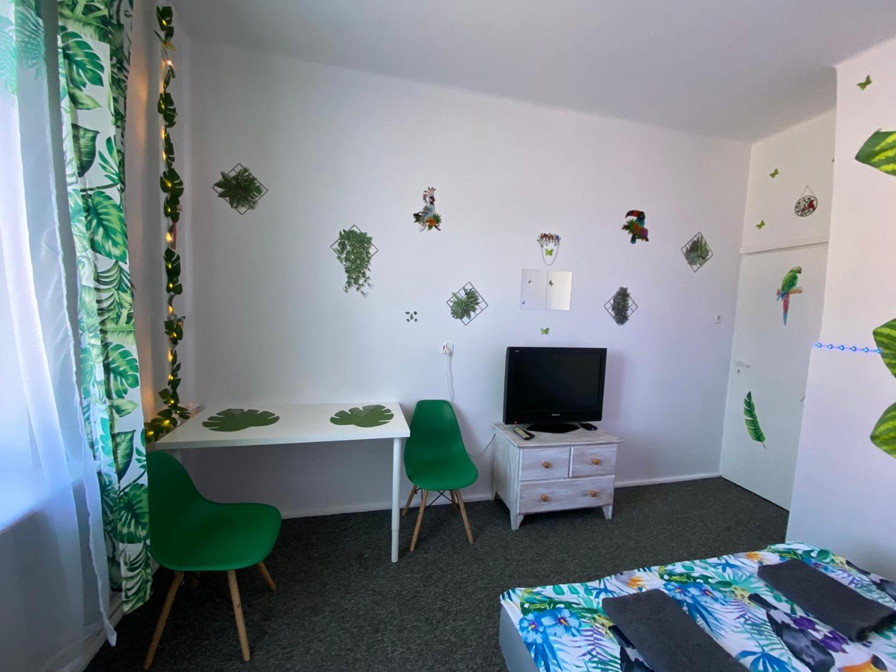 Jungle Rooms 格但斯克 客房 照片