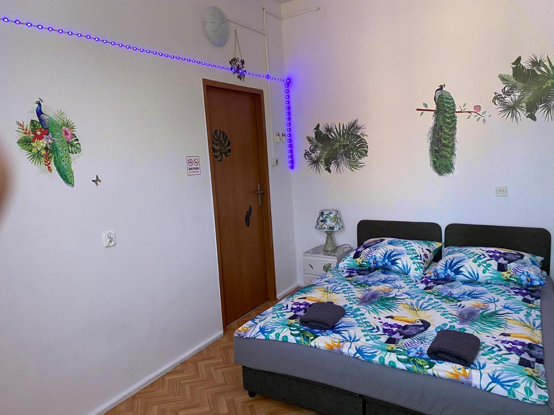 Jungle Rooms 格但斯克 客房 照片