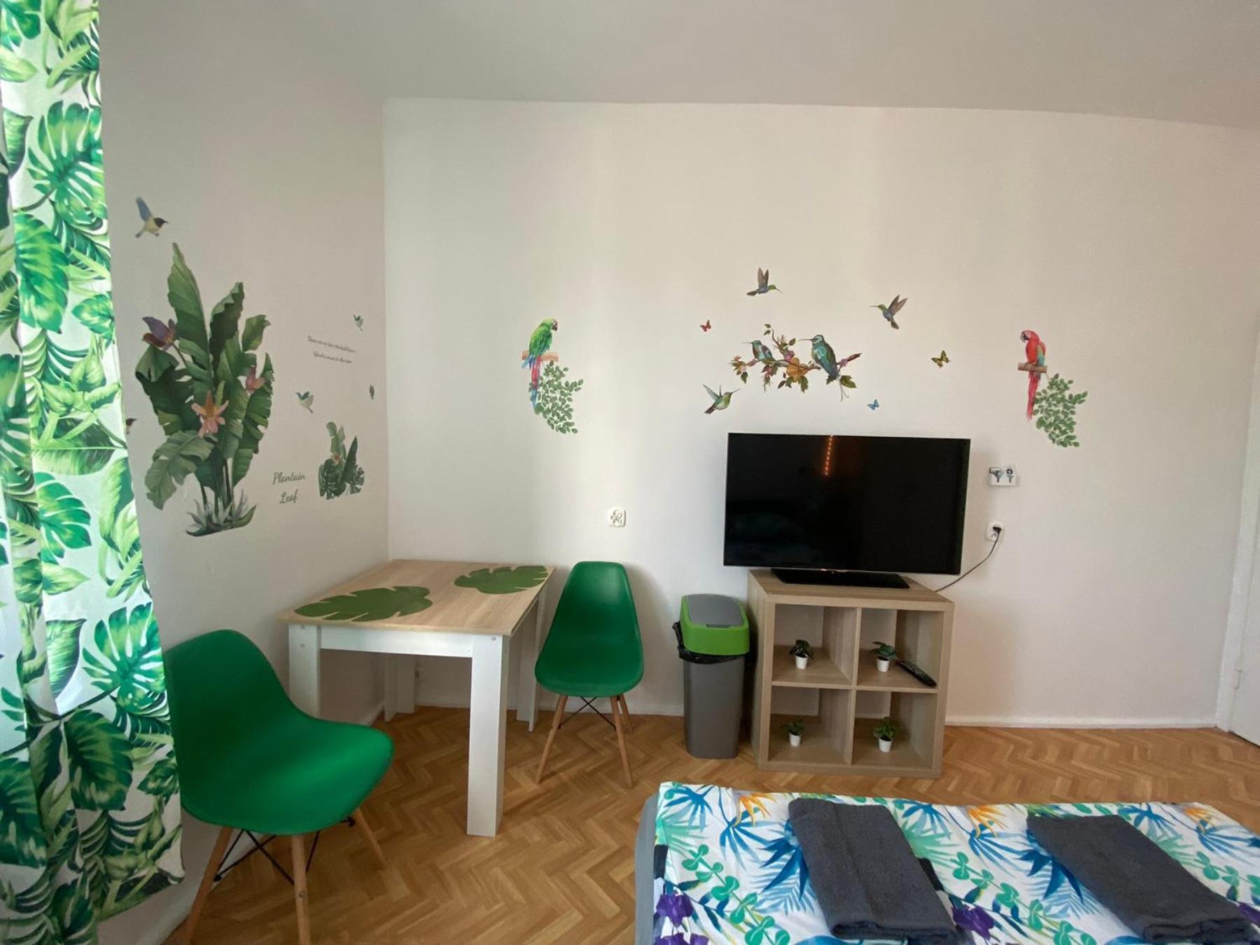 Jungle Rooms 格但斯克 客房 照片