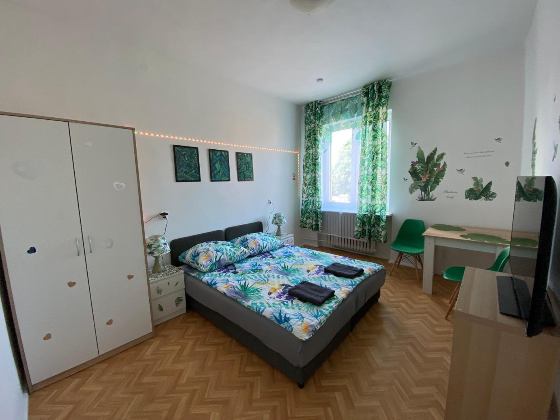 Jungle Rooms 格但斯克 客房 照片